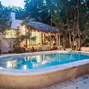 Buena Onda Aparthotel Tulum